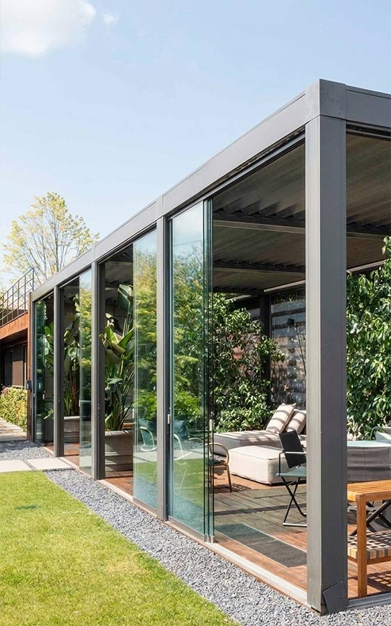 Mimariye özel bioklimatik, pergola ve sabit cam tavanlı kış bahçesi sistemi